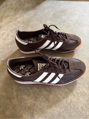 Adidas Retro Runner Sneakers in Dark Brown with White Stripes SL 72 OG